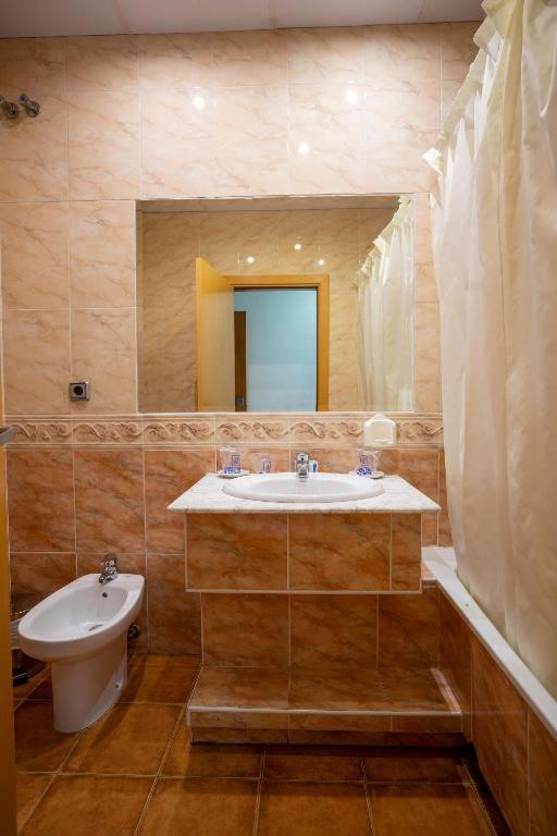 Hotel Los Barruecos By Croma Malpartida de Caceres Exterior photo