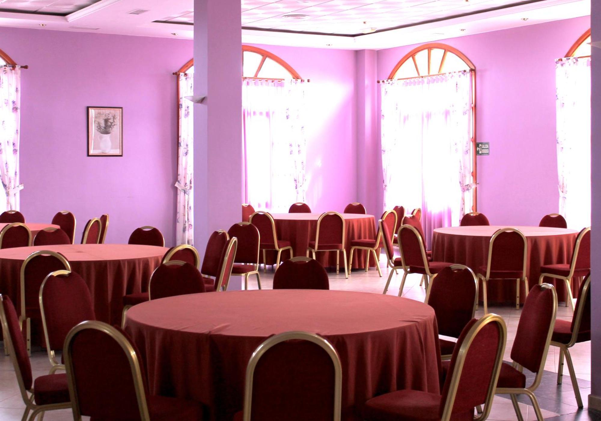 Hotel Los Barruecos By Croma Malpartida de Caceres Exterior photo